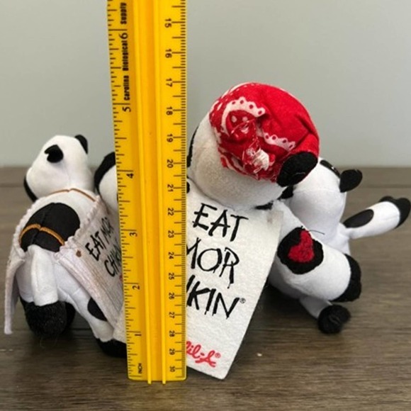 Chick Fil A Set of 3 Character Cow Plush - Picture 4 of 4